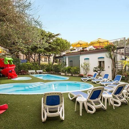Hotel Manzoni Lido di Jesolo Eksteriør bilde