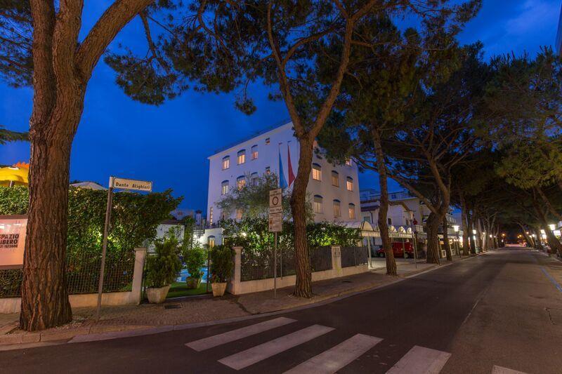 Hotel Manzoni Lido di Jesolo Eksteriør bilde
