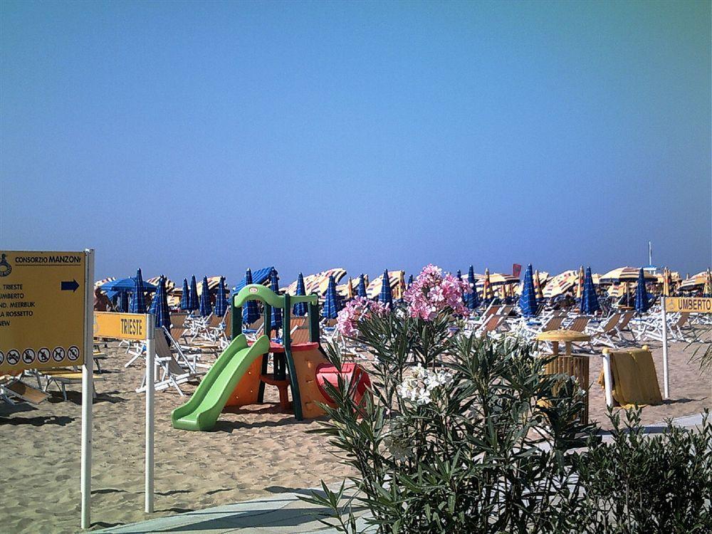 Hotel Manzoni Lido di Jesolo Eksteriør bilde