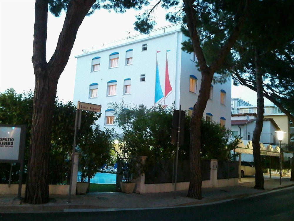 Hotel Manzoni Lido di Jesolo Eksteriør bilde