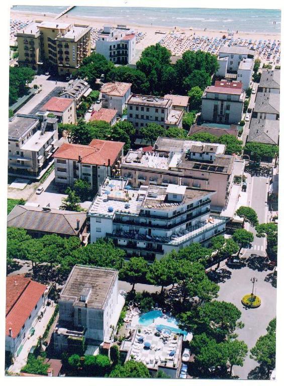 Hotel Manzoni Lido di Jesolo Eksteriør bilde